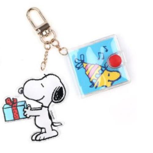 PEANUTS SNOOPY ACRYLIC KEYRING - GIFT