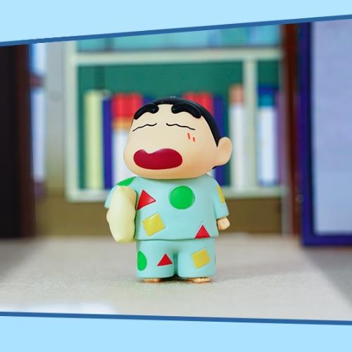 CRAYON SHIN CHAN FIGURE KEYCHAIN - PAJAMAS