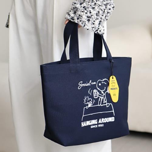 PEANUTS SNOOPY 75TH ANNIVERSARY TOTE BAG - NAVY WITH YELLOW KEYCHAIN